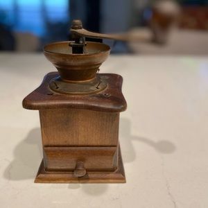 Antique/vintage coffee grinder